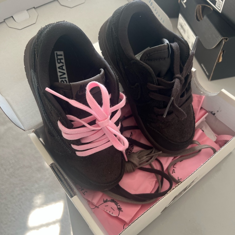 Jordan Kids Sneakers in Black and Brown